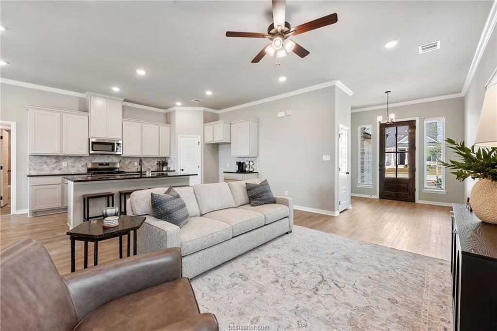 6110 Pocono St, College Station, TX 77845