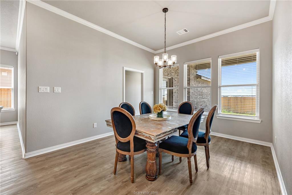 6110 Pocono St, College Station, TX 77845