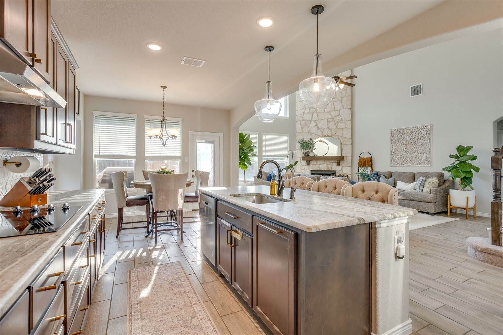 117 Mockingbird Hill Drive, Joshua, TX 76058