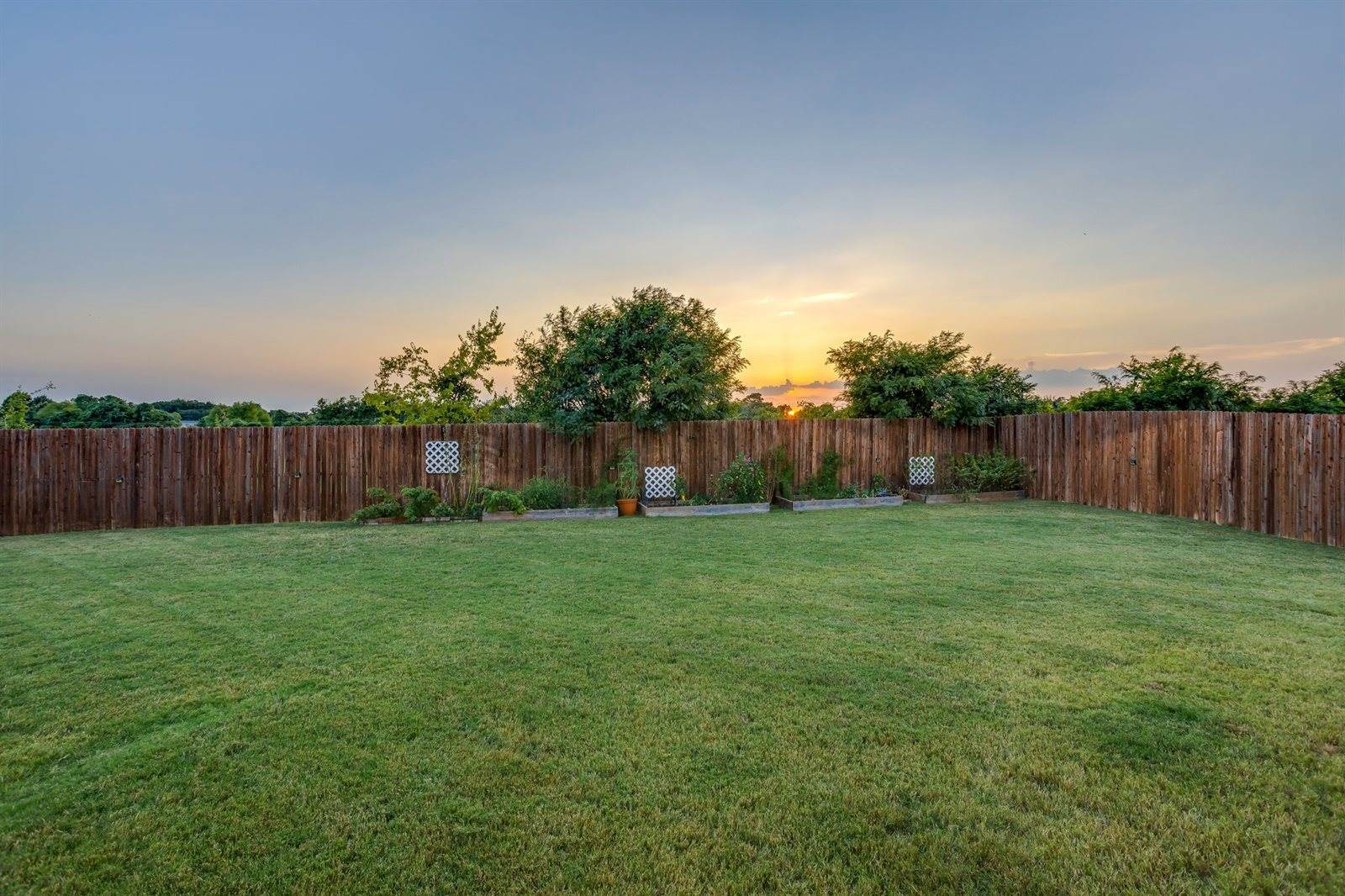 117 Mockingbird Hill Drive, Joshua, TX 76058