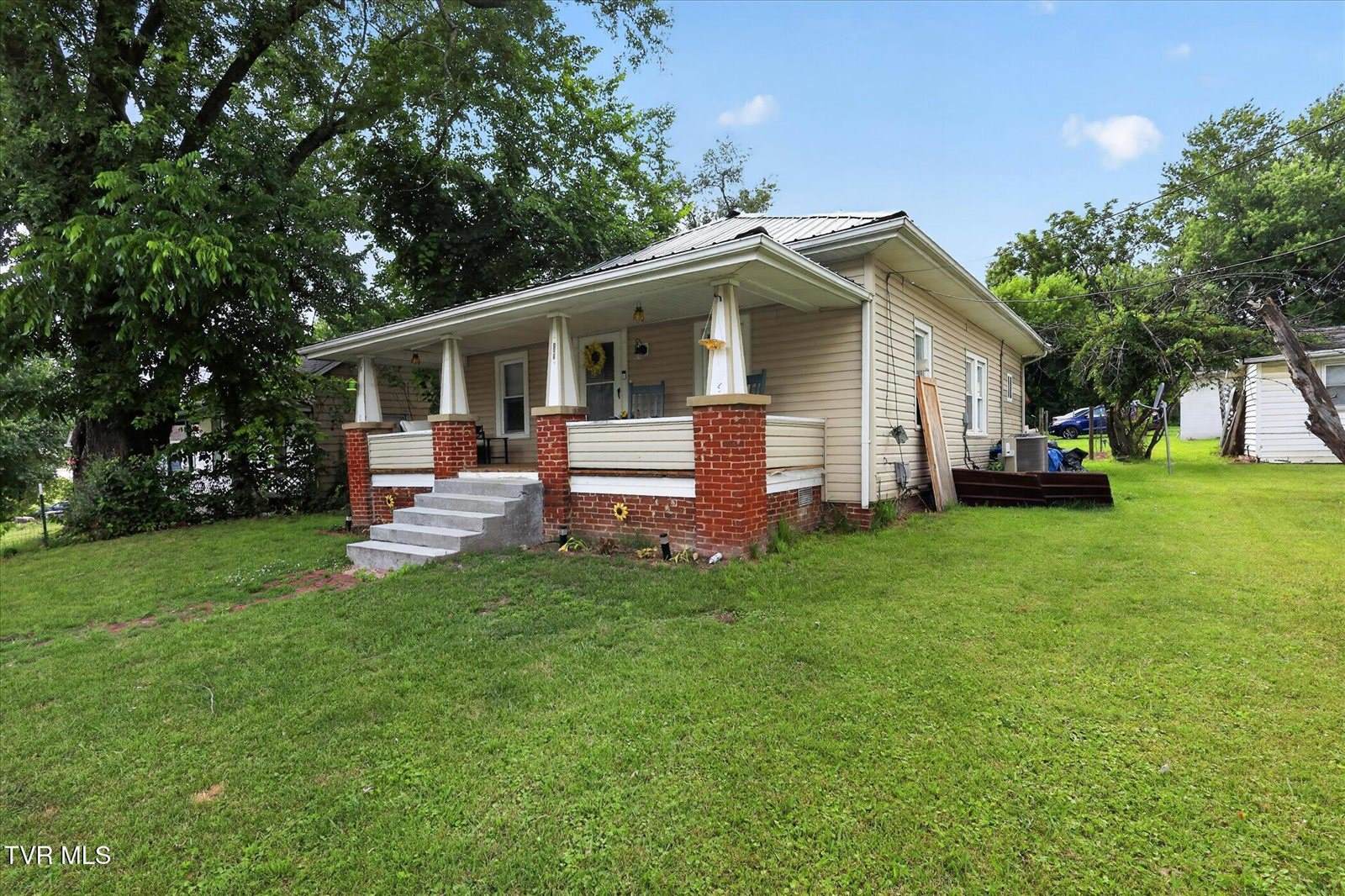 1307 East Millard Street, Johnson City, TN 37601