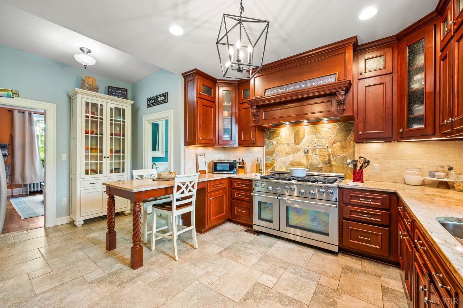 9 Riverview Place, Lynchburg, VA 24503