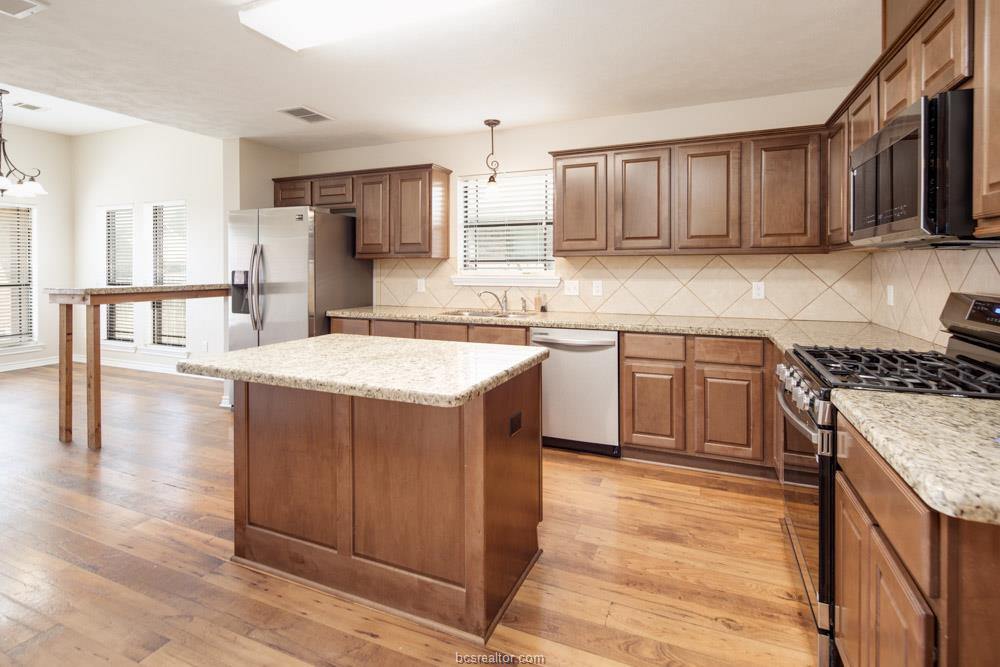 914 Dove Landing Avenue, College Station, TX 77845