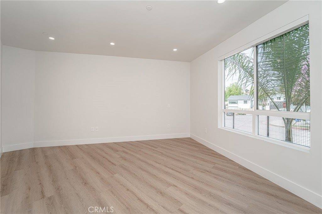 2828 London Street, Los Angeles, CA 90026