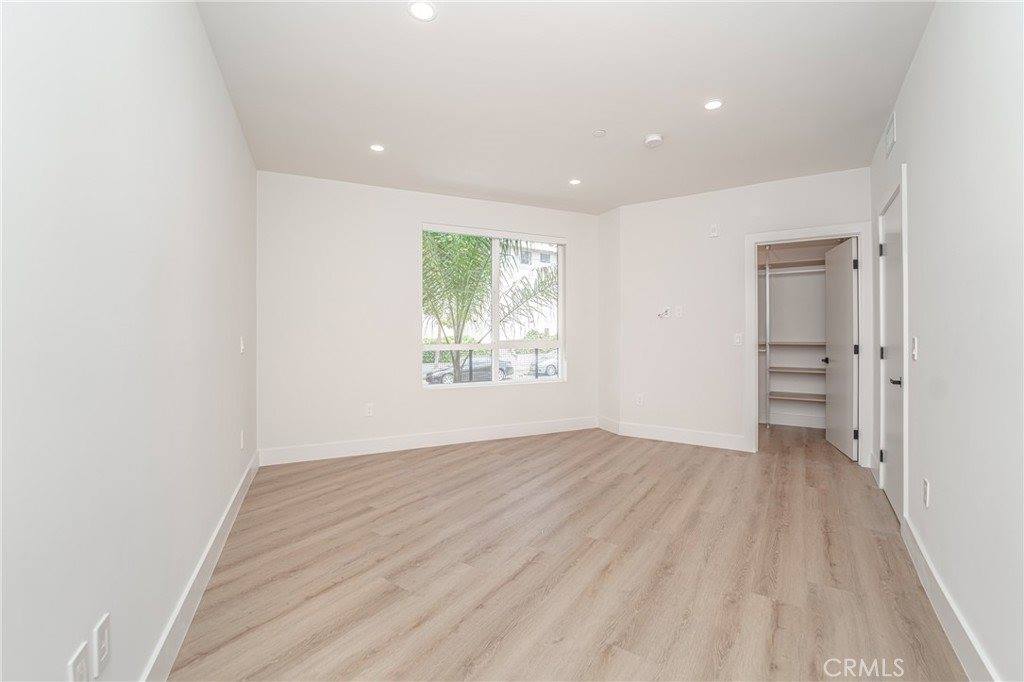 2828 London Street, Los Angeles, CA 90026