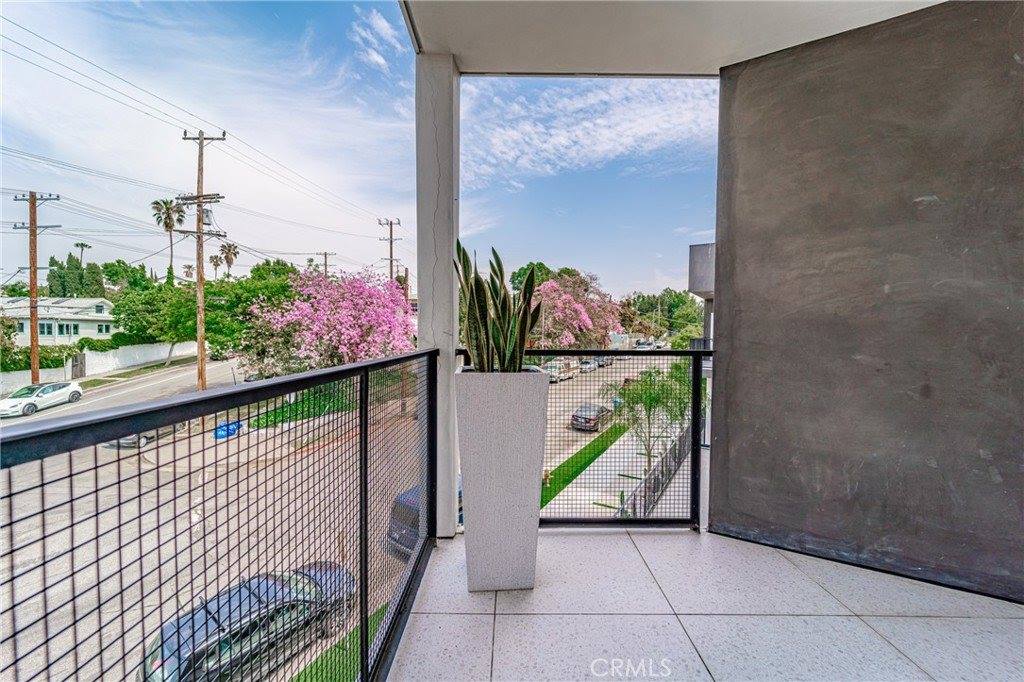 2828 London Street, Los Angeles, CA 90026