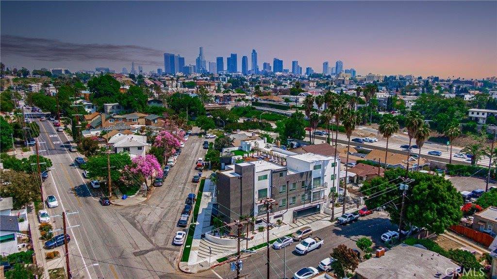2828 London Street, Los Angeles, CA 90026