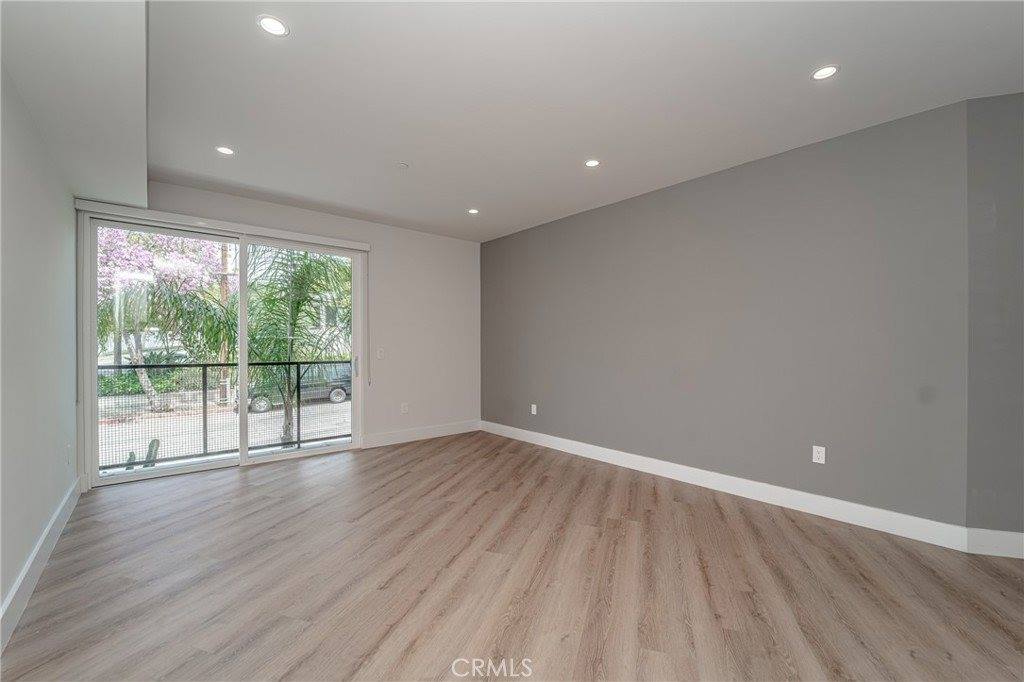 2828 London Street, Los Angeles, CA 90026