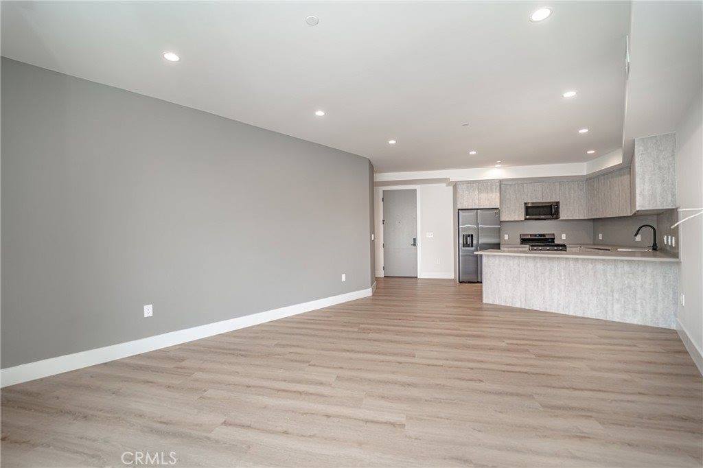 2828 London Street, Los Angeles, CA 90026