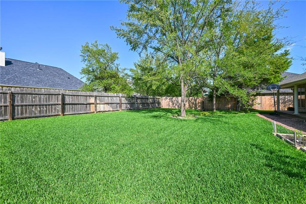 4406 Colony Chase Drive, Bryan, TX 77808