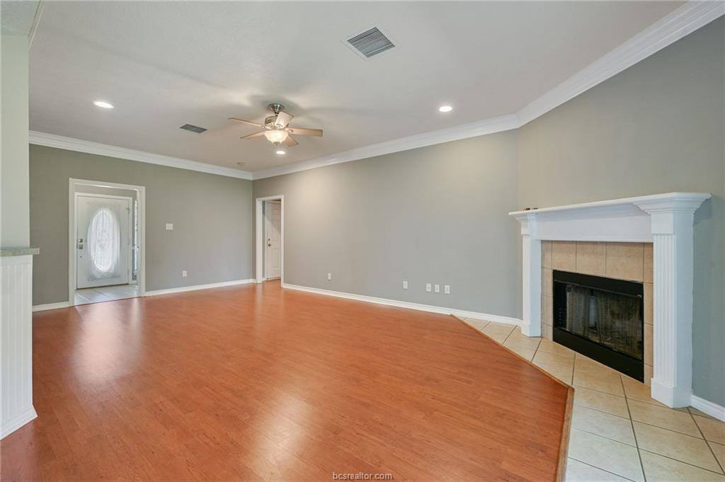 4406 Colony Chase Drive, Bryan, TX 77808