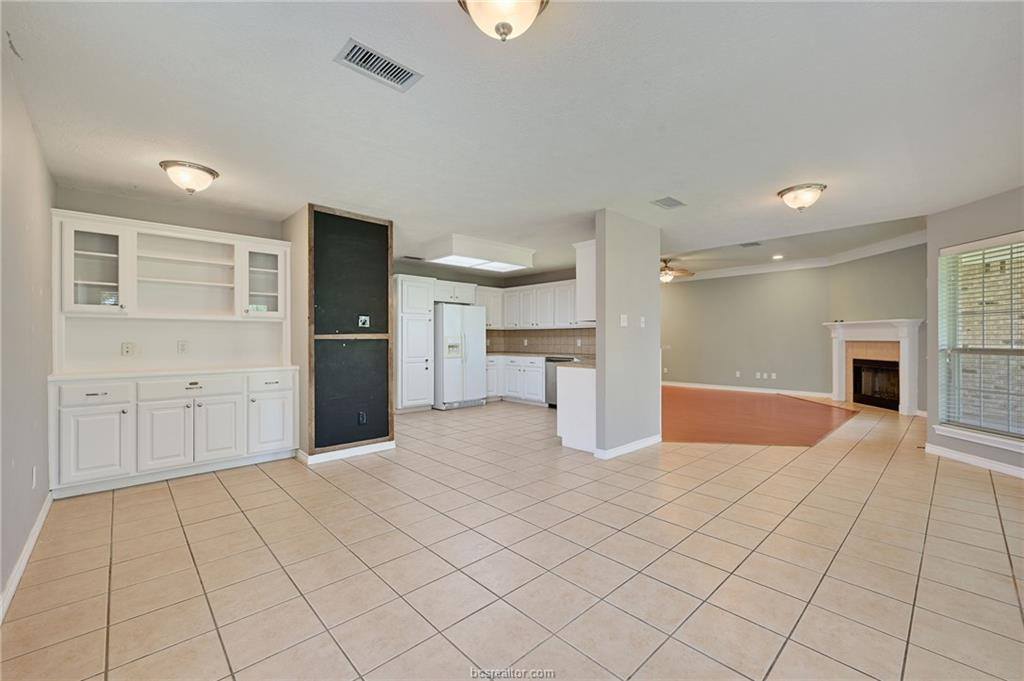 4406 Colony Chase Drive, Bryan, TX 77808