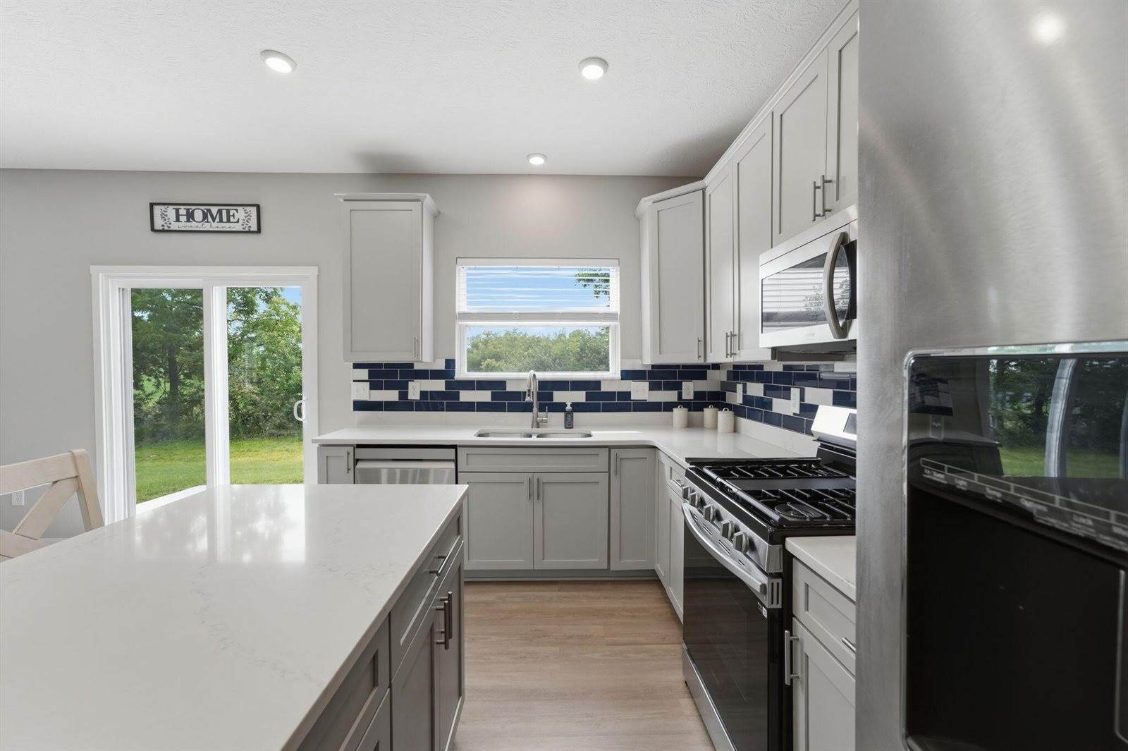 1165 Cunningham Avenue, Pataskala, OH 43062