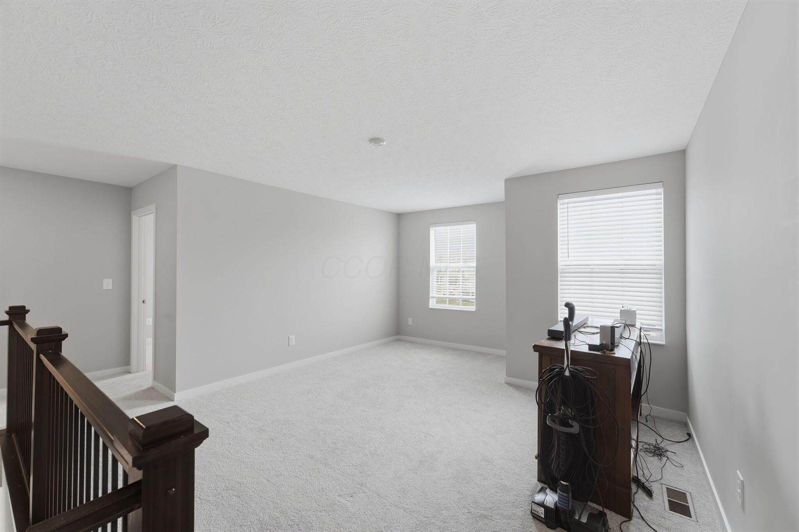 1165 Cunningham Avenue, Pataskala, OH 43062