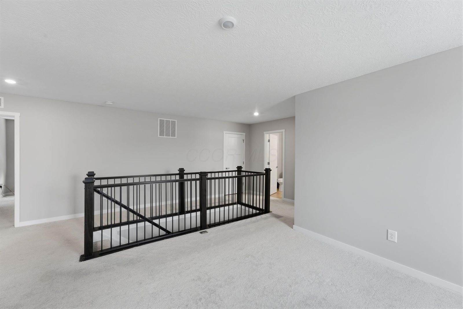 1165 Cunningham Avenue, Pataskala, OH 43062