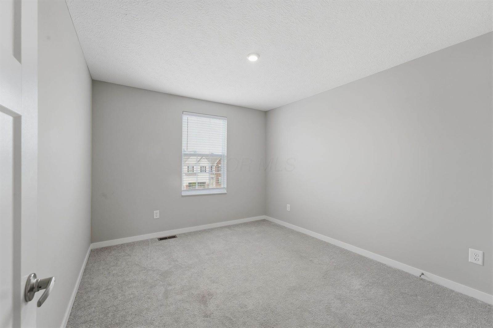 1165 Cunningham Avenue, Pataskala, OH 43062