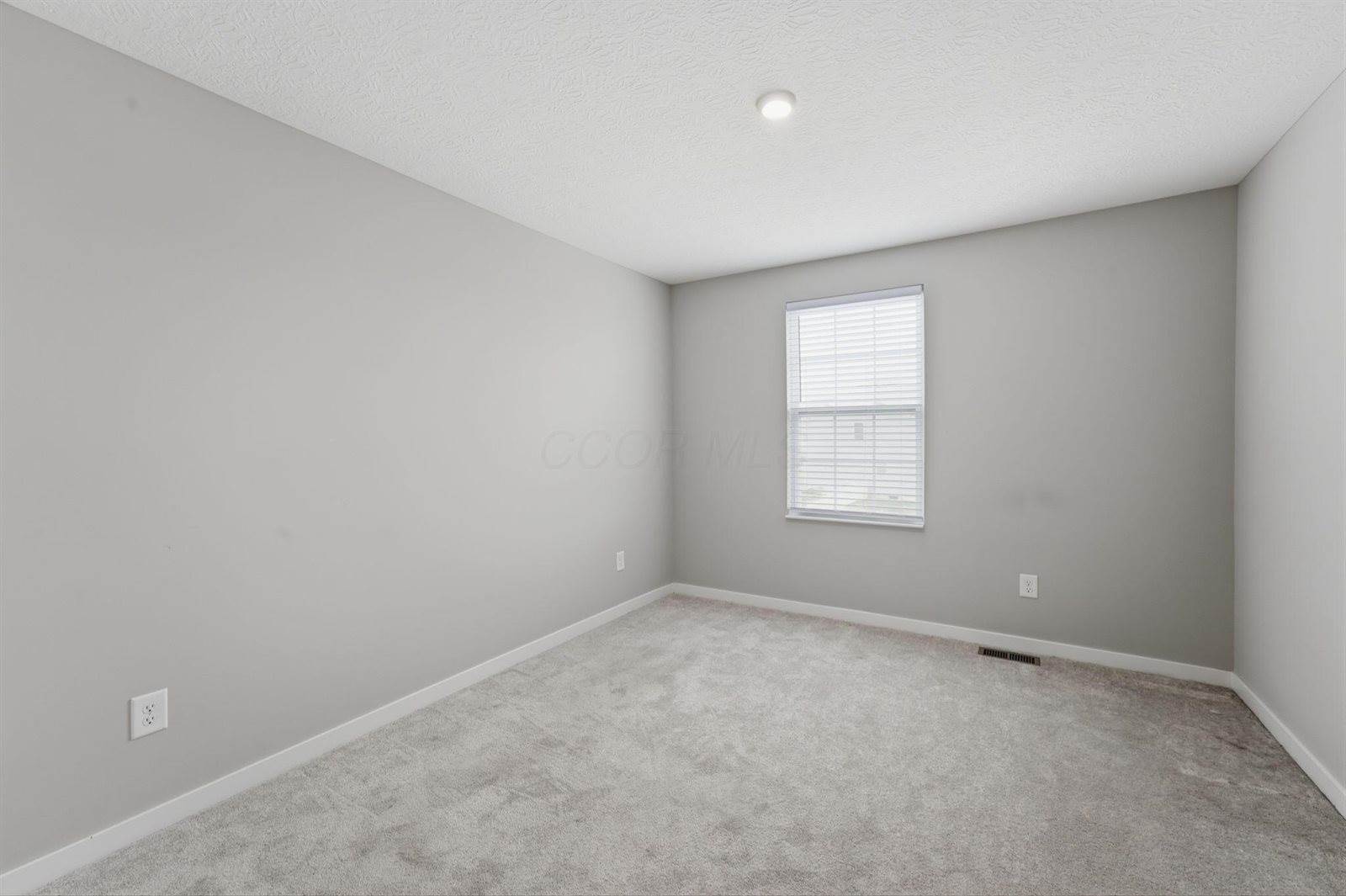 1165 Cunningham Avenue, Pataskala, OH 43062