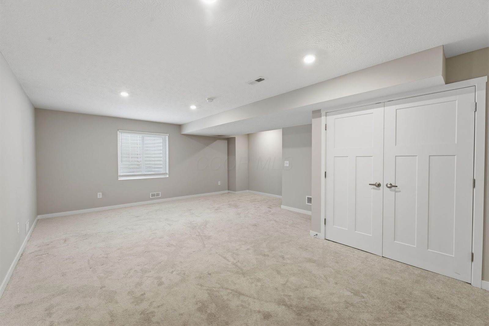 1165 Cunningham Avenue, Pataskala, OH 43062