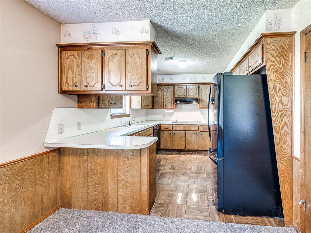 1914 East Chandler Drive, Shawnee, OK 74801
