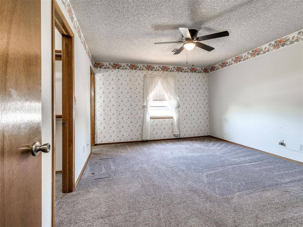 1914 East Chandler Drive, Shawnee, OK 74801