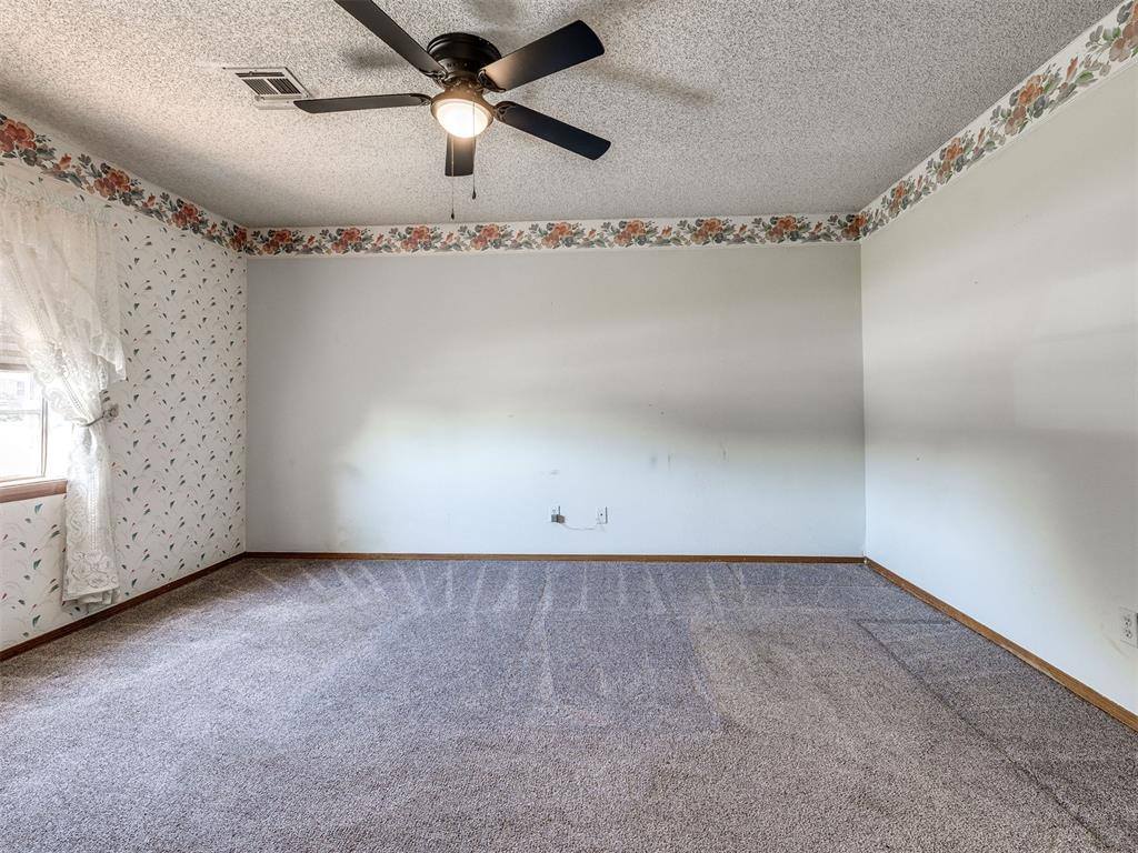 1914 East Chandler Drive, Shawnee, OK 74801