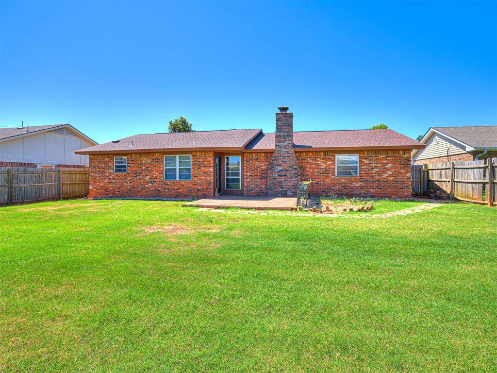 1914 East Chandler Drive, Shawnee, OK 74801