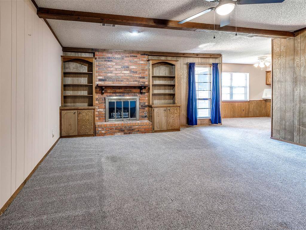 1914 East Chandler Drive, Shawnee, OK 74801