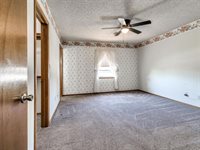 1914 East Chandler Drive, Shawnee, OK 74801