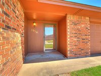 1914 East Chandler Drive, Shawnee, OK 74801