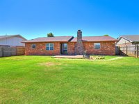 1914 East Chandler Drive, Shawnee, OK 74801