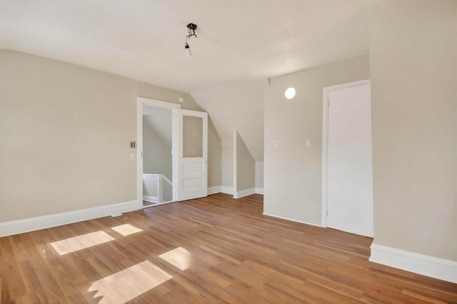 3529 North 11th St, Milwaukee, WI 53206