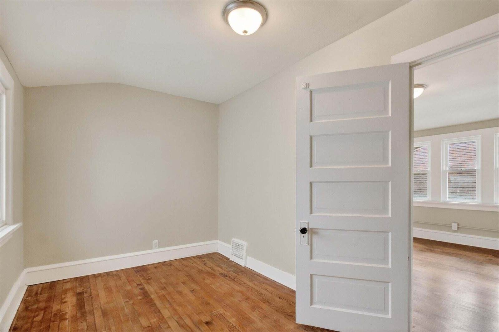 3529 North 11th St, Milwaukee, WI 53206