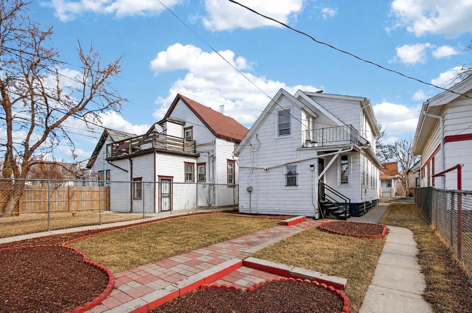 3529 North 11th St, Milwaukee, WI 53206