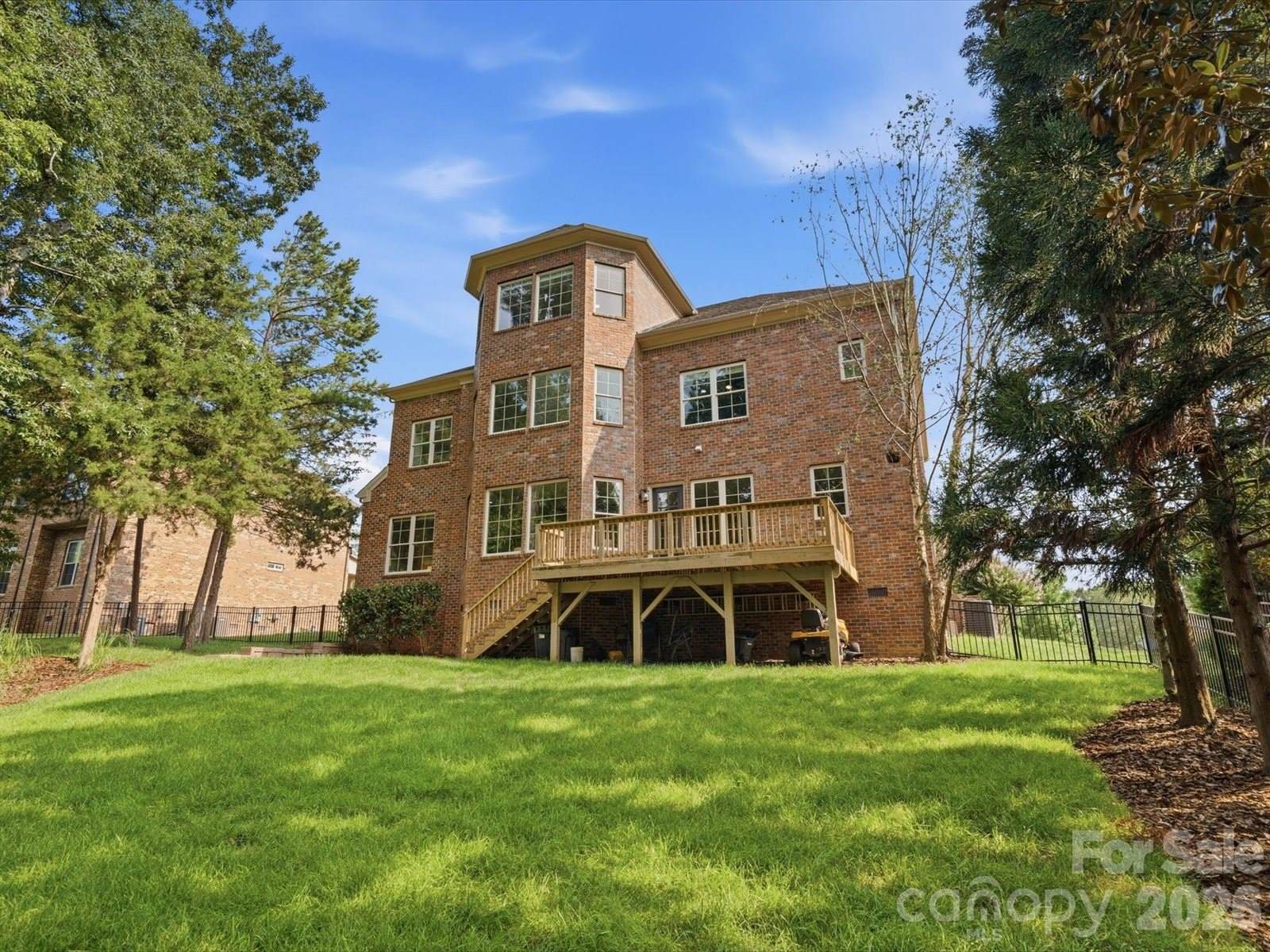 1004 Viscount Drive, Matthews, NC 28104