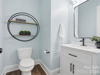 1004 Viscount Drive, Matthews, NC 28104