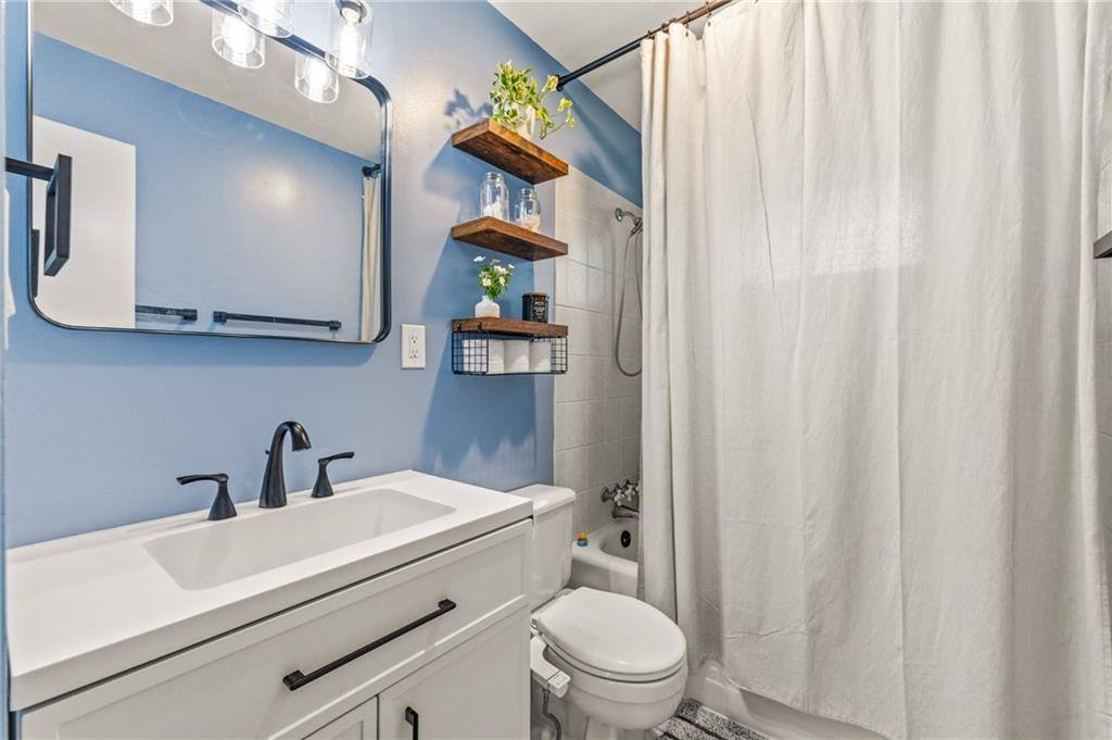 7321 Robinson Street, Overland Park, KS 66204
