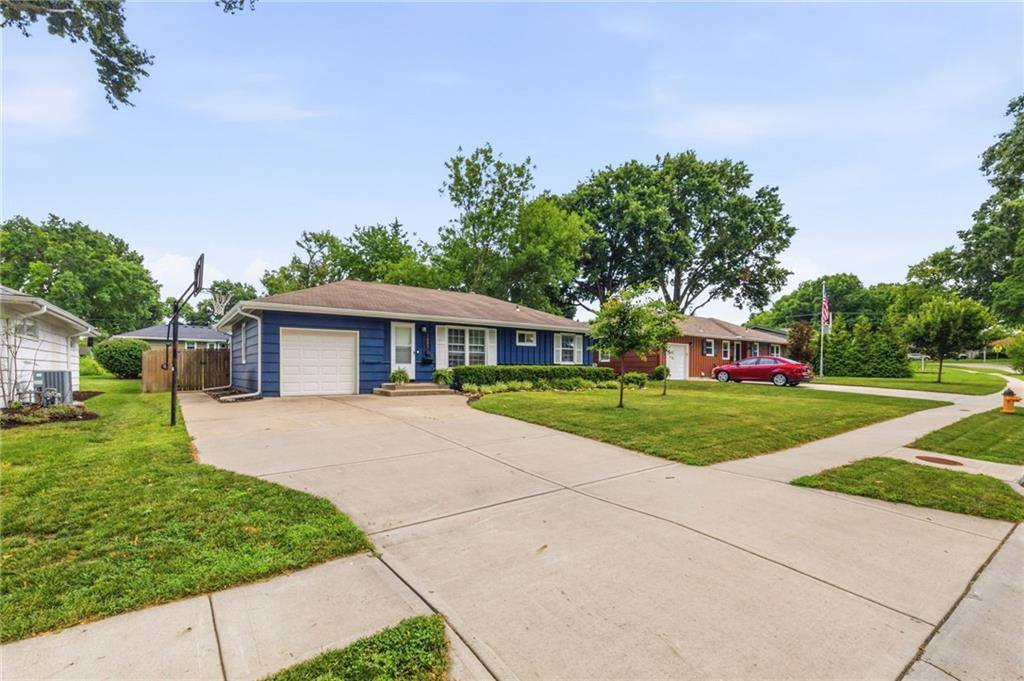 7321 Robinson Street, Overland Park, KS 66204