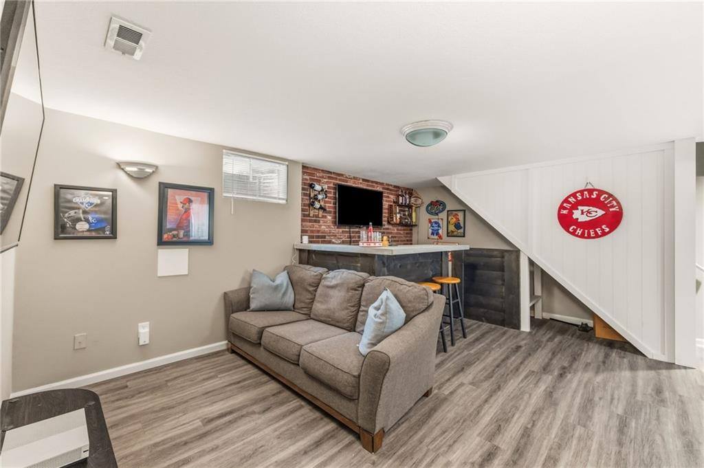 7321 Robinson Street, Overland Park, KS 66204