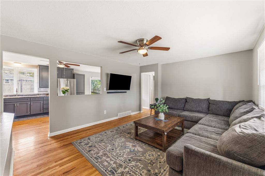 7321 Robinson Street, Overland Park, KS 66204
