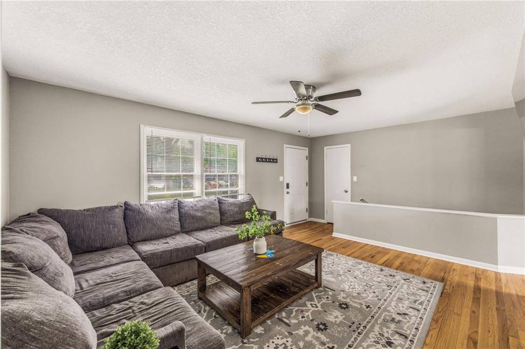 7321 Robinson Street, Overland Park, KS 66204