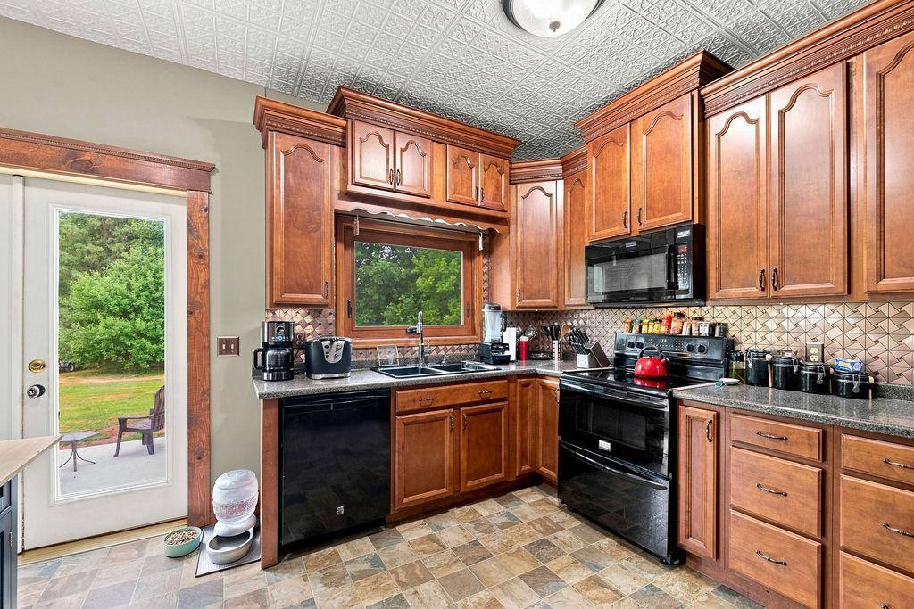 401 River Bluff Avenue, Sandstone, MN 55072