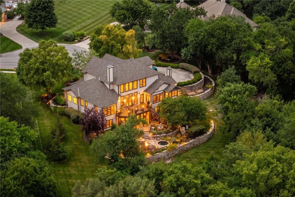7435 Deer Ridge Drive, Shawnee, KS 66227
