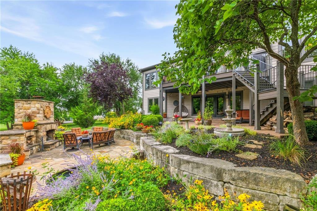 7435 Deer Ridge Drive, Shawnee, KS 66227
