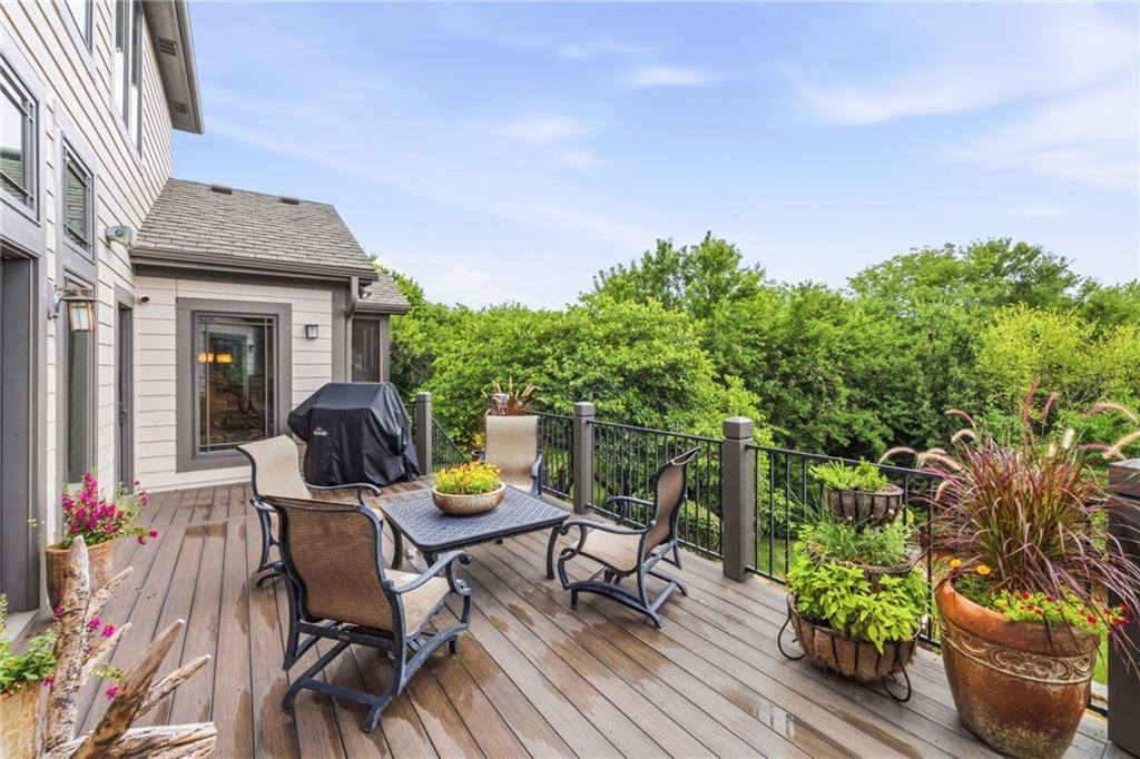 7435 Deer Ridge Drive, Shawnee, KS 66227