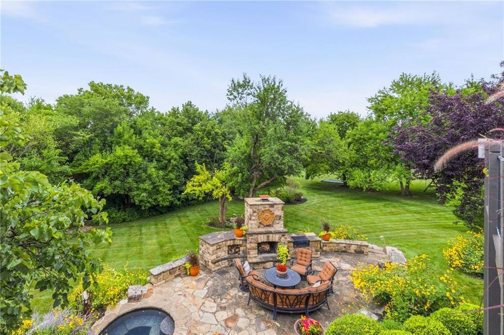7435 Deer Ridge Drive, Shawnee, KS 66227