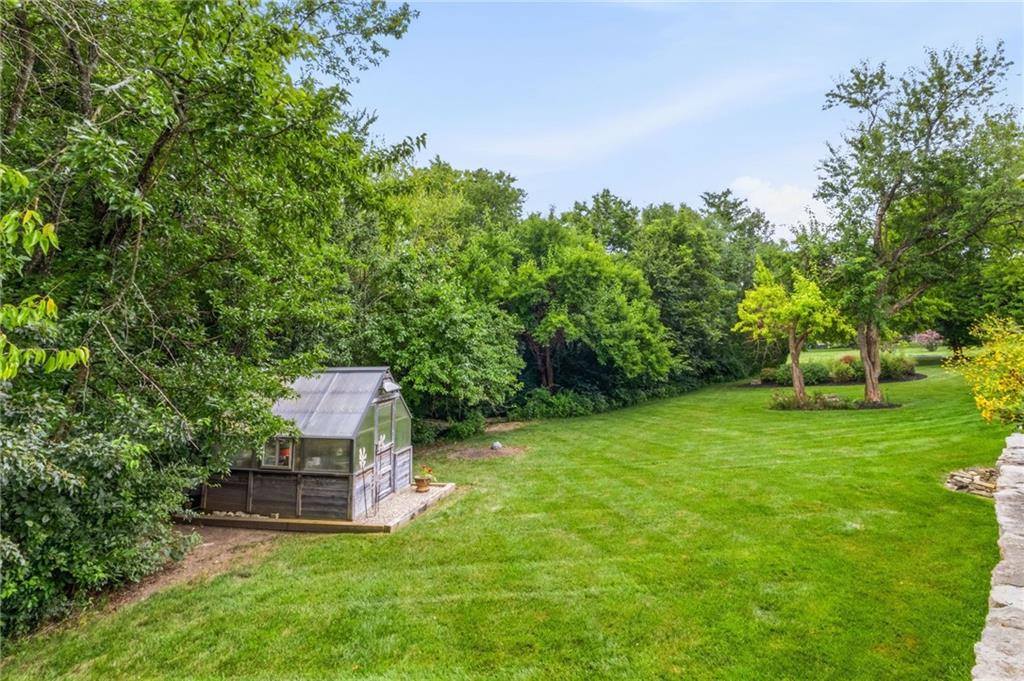 7435 Deer Ridge Drive, Shawnee, KS 66227