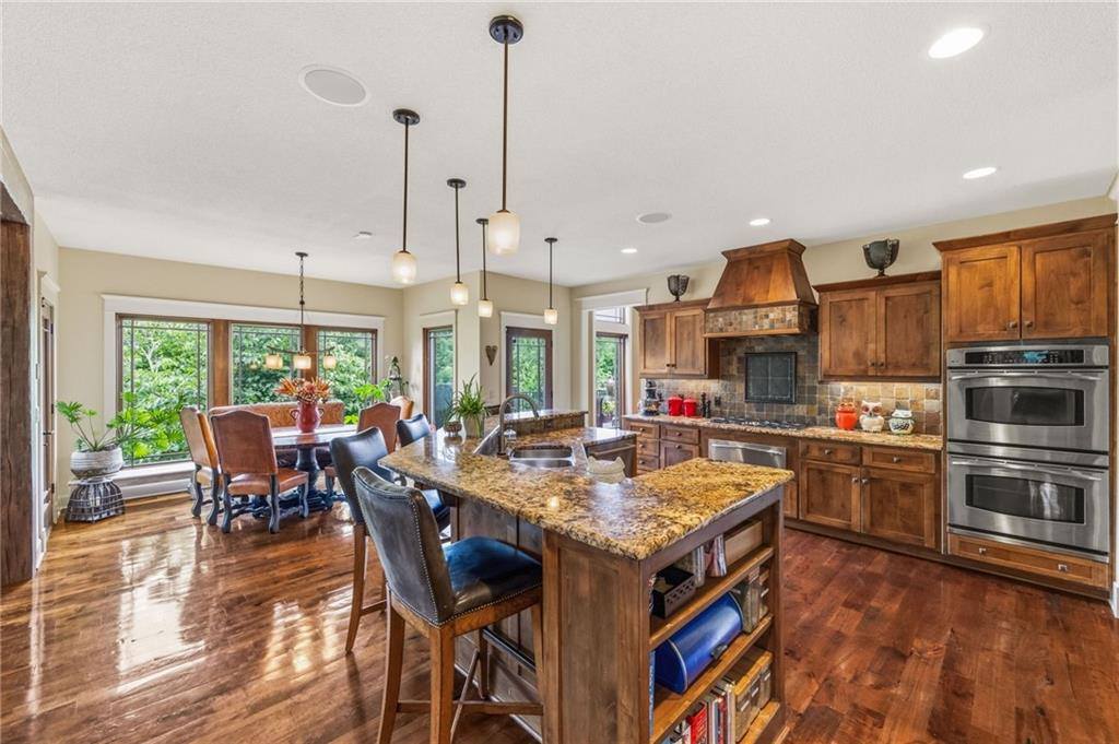 7435 Deer Ridge Drive, Shawnee, KS 66227
