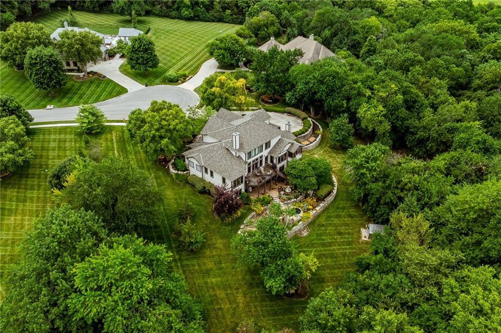 7435 Deer Ridge Drive, Shawnee, KS 66227