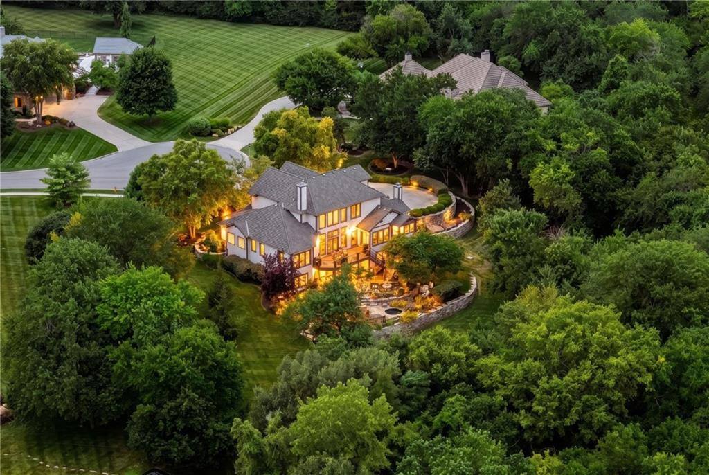 7435 Deer Ridge Drive, Shawnee, KS 66227