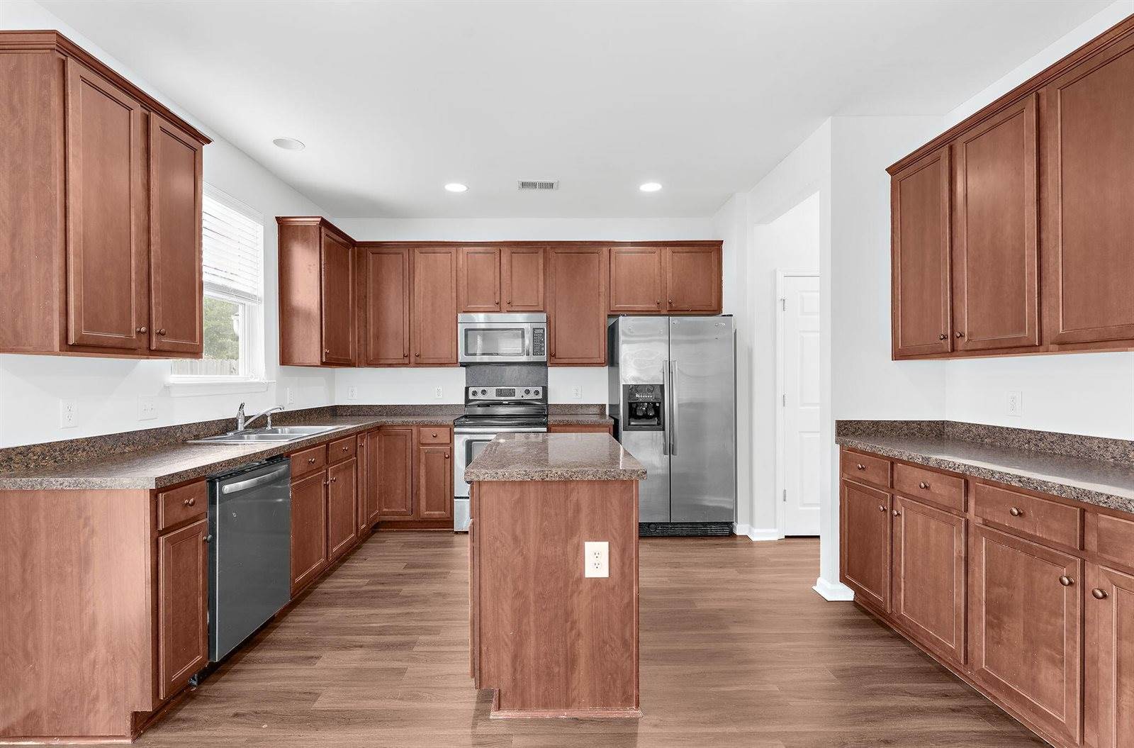 104 Roadster Row, Summerville, SC 29483